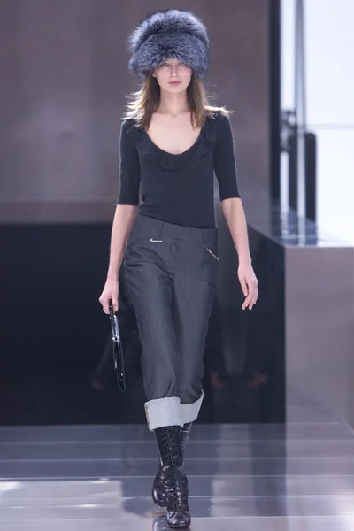 Look 13